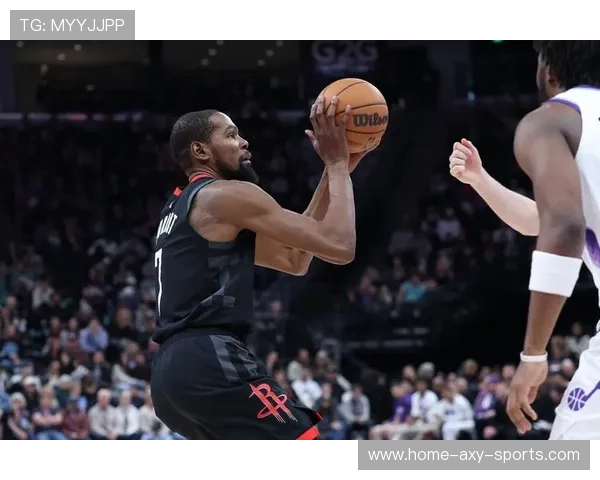 休斯顿火箭迎战强敌全力拼搏，能否逆袭晋级季后赛成关键之战